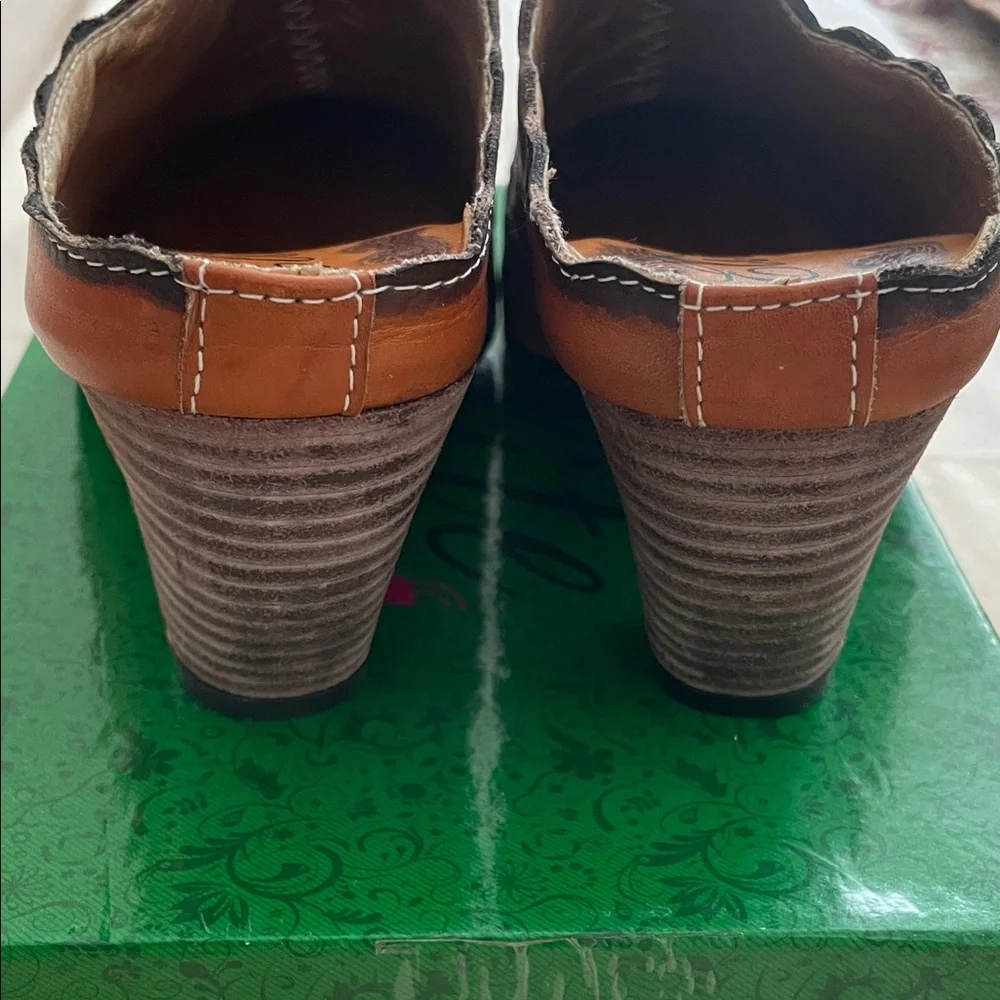 Elite Brown Leather Embroidered Slip-On Mules - Picture 4 of 12